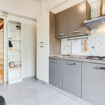 Bdc - Kingdom 5-bdr In Termini Apartment