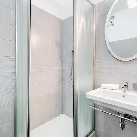 Bdc - Kingdom 5-bdr In Termini Rome